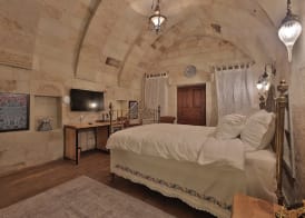 Taru Cave Suites 4