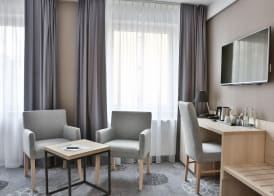 Hotel Lantier & Swimming Pool Zone 4