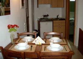 Sunshine Studios & Apartments 4