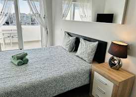 Studio apt with spectacular views of Lagos Marina 2