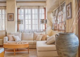 Cavos Bay Hotel & Studios 4