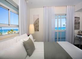 GORDON HOTEL & LOUNGE 2