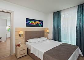 The Room Hotel & Apartments 4