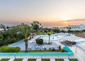 Adelais Bay Hotel 5