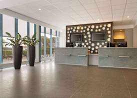 Ramada by Wyndham Amsterdam Airport Schiphol 2