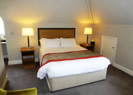 The Riverside House Hotel 4