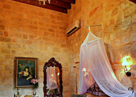S.Nikolis' Historic Boutique Hotel 3