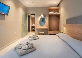 Sunday Hotel 3
