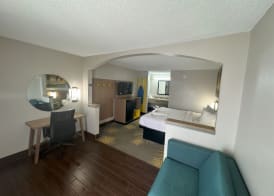 Days Inn & Suites by Wyndham Tuscaloosa - Univ. of Alabama 2