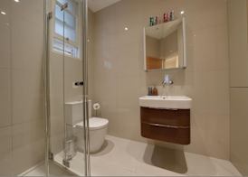 Fitzrovia Stay by Oxford St & Soho 18 Guests 3