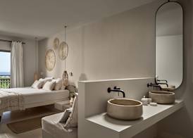 The Bay Hotel & Suites 5