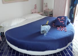 Hotel Holiday 4