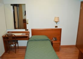 Canadian Hotel 5