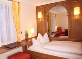 Hotel am Schlosspark Zum Kurfürst 2