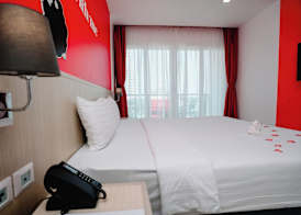 SLEEP WITH ME HOTEL design hotel @ patong (SHA Plus+) 4