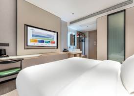 Norman Hotel - Provides free shuttle bus during the Canton Fair - Free laundry and drying services 4