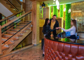 Gold Hotel 4