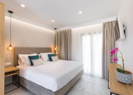 V Luxury Suites 4
