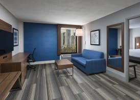 Holiday Inn Express NASHVILLE DOWNTOWN - BROADWAY by IHG 3