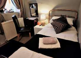 Dolgun Uchaf Historic B&B and Cottages with Boutique Bedrooms In The Heart of Snowdonia 2