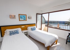 Hostal Port Corona 4