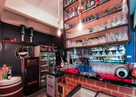 OYO 1103 Pirates House Hotel 2