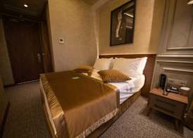 Tonight Hotel Port 5