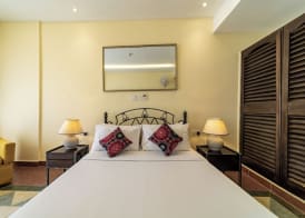 Sentrim Castle Royal Hotel 4