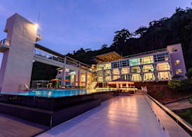 Hilltop Wellness Resort 5
