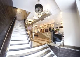 M Montreal Hostel 2