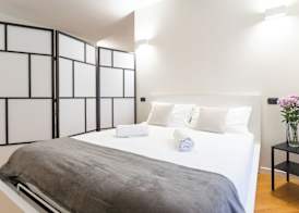 White Flat in Como City Center 3