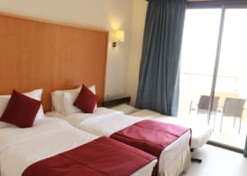 Ramada Resort by Wyndham Dead Sea 4