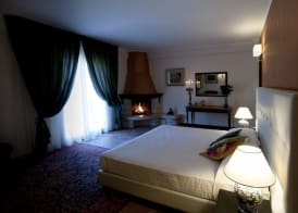 Queen Hotel 5