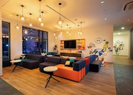LOGINN Hotel Berlin Airport 4
