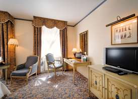 Grand Palace Hotel 5