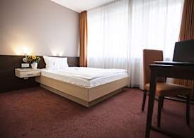 Phönix Hotel 5
