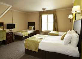 Red Lion Hotel by Greene King Inns 4