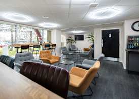 Ramada by Wyndham London Stansted Airport 5