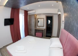 Kuburi Hotel 4