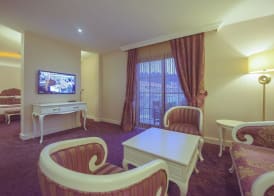 Han Deluxe Hotel 4