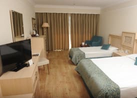 Utopia World Resort Hotel 5