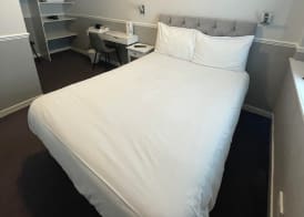Airlie Arms Hotel 5