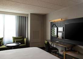 Renaissance Chicago North Shore Hotel 5