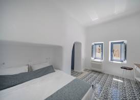 Luna Santorini Suites 5