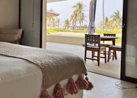 Marea Beachfront Villas 4