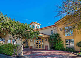 Townhouse Garden Inn & Suites San Antonio I 35 2