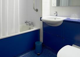 Travelodge Swansea Central 5