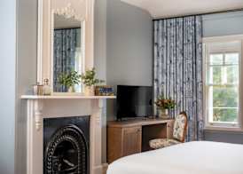 The Russell Boutique Hotel 5
