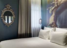 GORDON HOTEL & LOUNGE 3