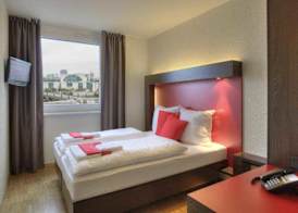 MEININGER Hotel Berlin Hauptbahnhof 2